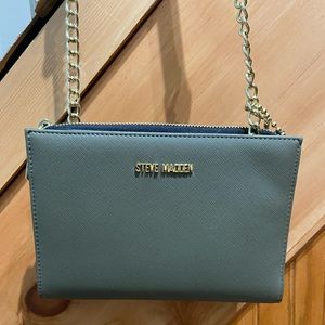 Steve Madden Forest Green cross body bag with gold detailing.